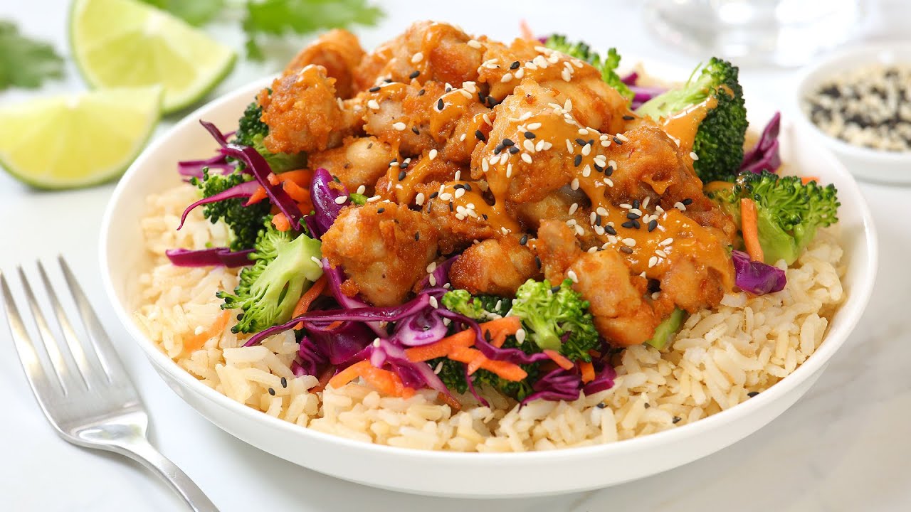 Spicy Peanut Chicken Lunch Bowl | Healthy + Delicious Make Ahead Recipe | The Domestic Geek