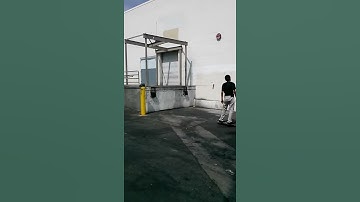 El Super Dock FrontSide 180 Complication