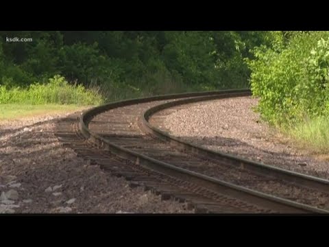 15-year-old girl killed on railroad tracks