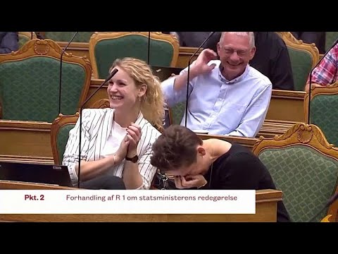 نخست وزیر دانمارک در مجلس از خنده ترکید