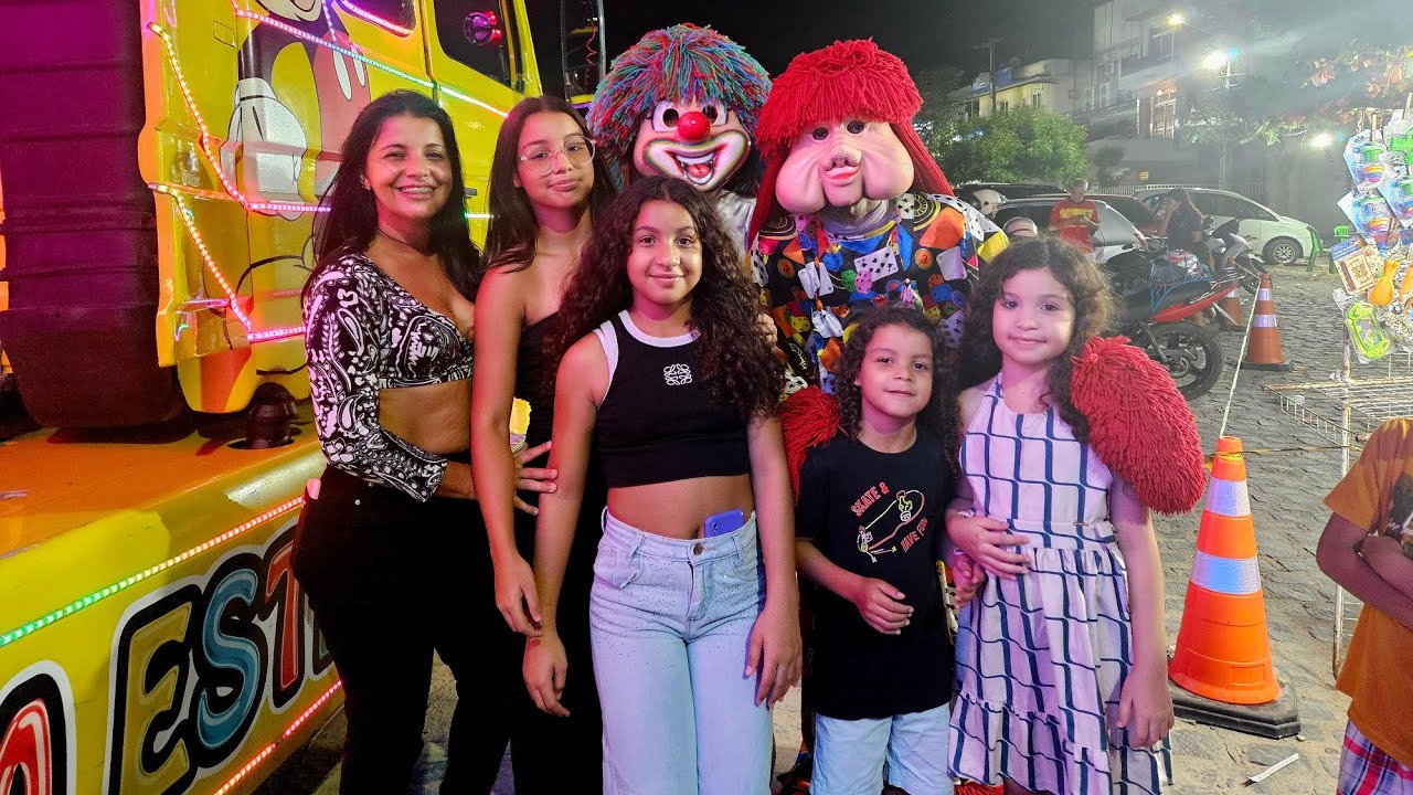 Passeio Na Carreta Furacão com os bonecos Fofão,Palhaço,Homem aranha,super Mario e Luiz.