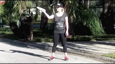 AllisonNYC Learns Forehand Throw | Everything Ulti...