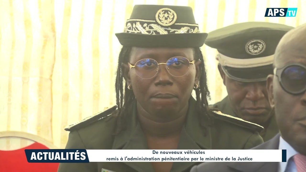 De nouveaux véhicules remis à l'administration pénitentiaire par le ministre de la Justice