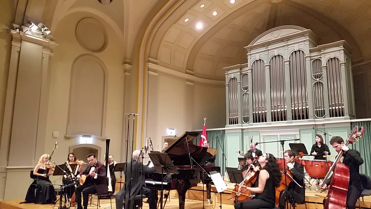 Uzun İnce Bir Yoldayım