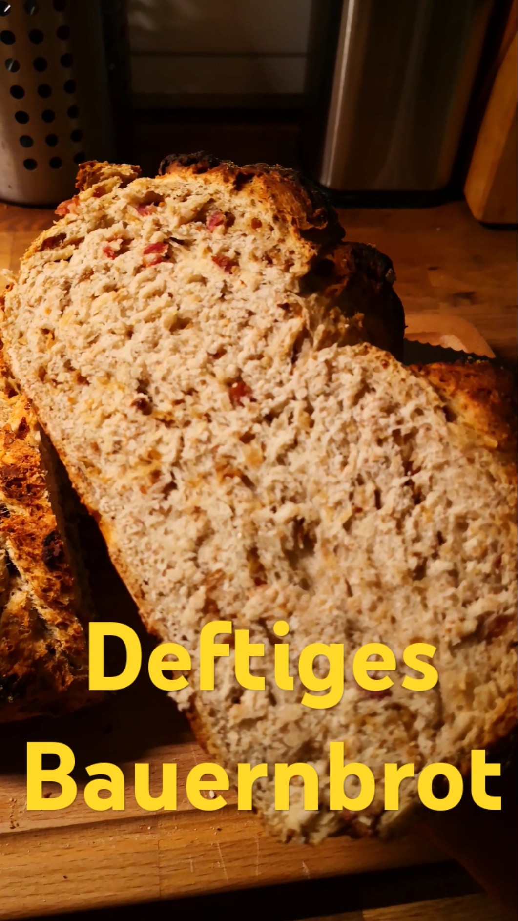 Ein deftigen Bauernbrot mit Schinkenwürfel + Röstzwiebeln backen wir am ...