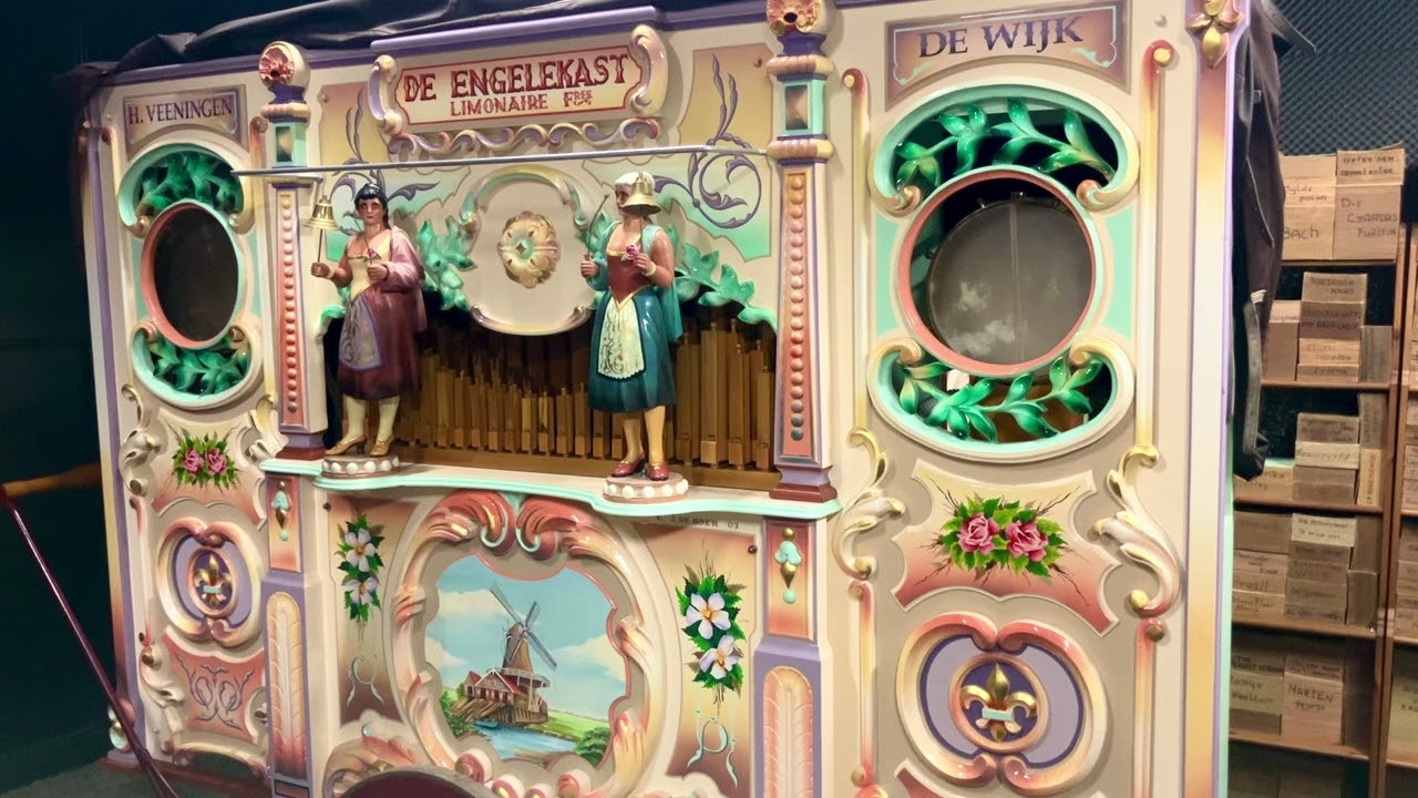 Draaiorgel De Engelekast speelt muziek van Gustav Bruder
