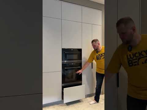Стиральная и сушильная машина - в кухне! #кухня #shots