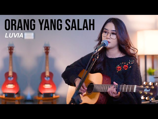 ORANG YANG SALAH - LUVIA (COVER AKUSTIK REGITA ECHA) class=