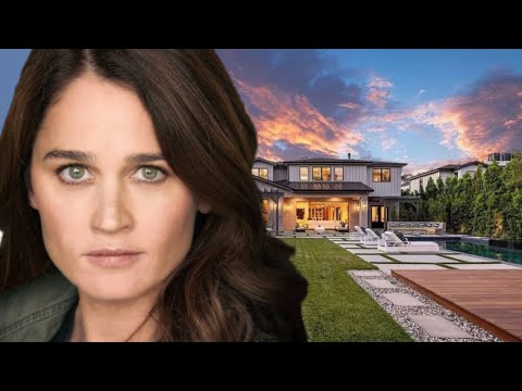 Video: Súčasný dom Beverly Hills Home s okružnými motívmi