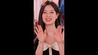 Dahyun from TWICE cut herself while dancing on stage 😱