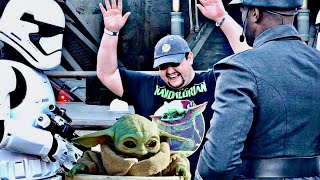 MANDALORIAN GUY can't stop laughing at First Order Lieutenant | Star Wars Galaxy's Edge