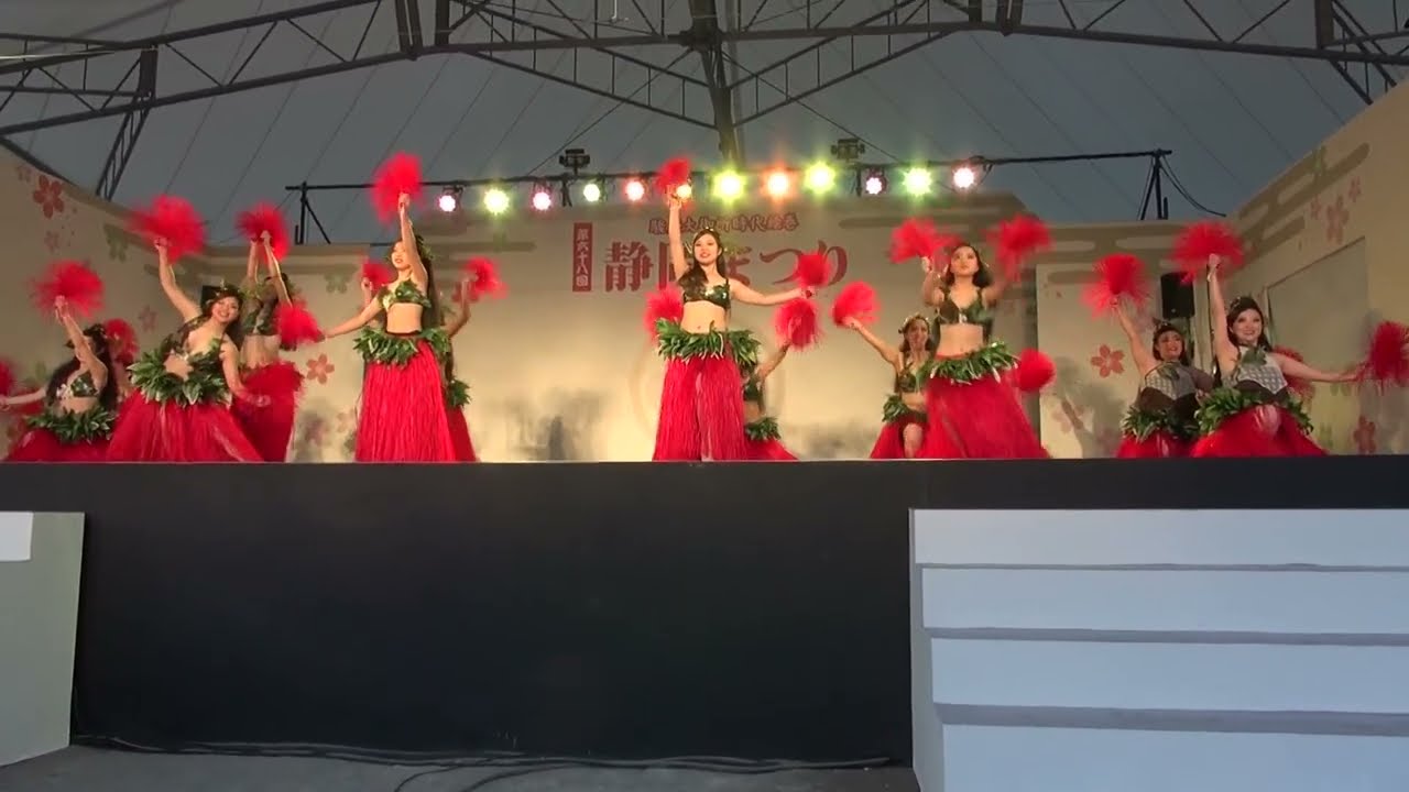 🌹紹介と赤のｽｶｰﾄ衣装ﾀﾞﾝｻｰがフラダンスを楽しく踊る🌹静岡祭2024年4月