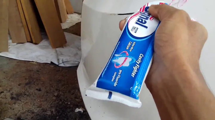 How To Remove Scratches from Car Using Tooth Paste | Amazing Idea