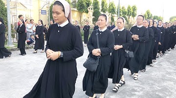 Đoàn Rước Trước Thánh Lễ Tạ Ơn 21 Năm Giám Mục Và 60 Năm Linh Mục Đức Cha Đa Minh Nguyễn Chu Trinh