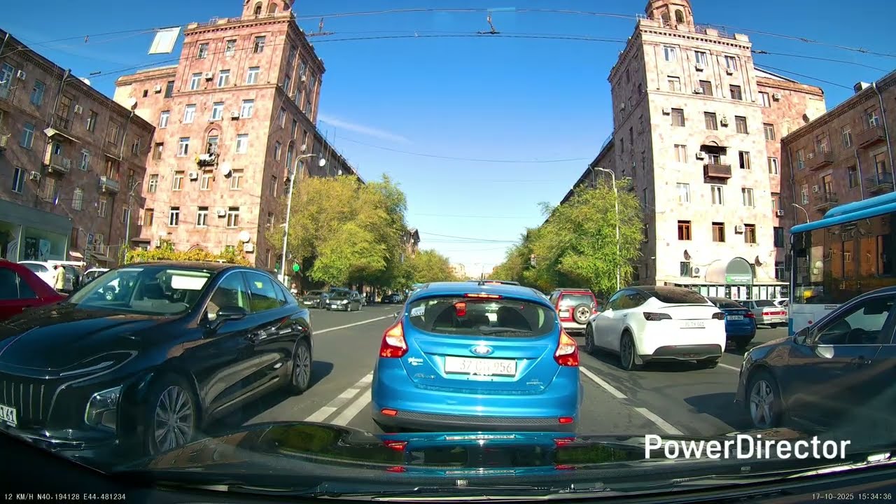 Charbakh ➡️ Komitas car tour the streets of Yerevan ավտո տուր Երևանի փողոցներով #yerevan #automobile