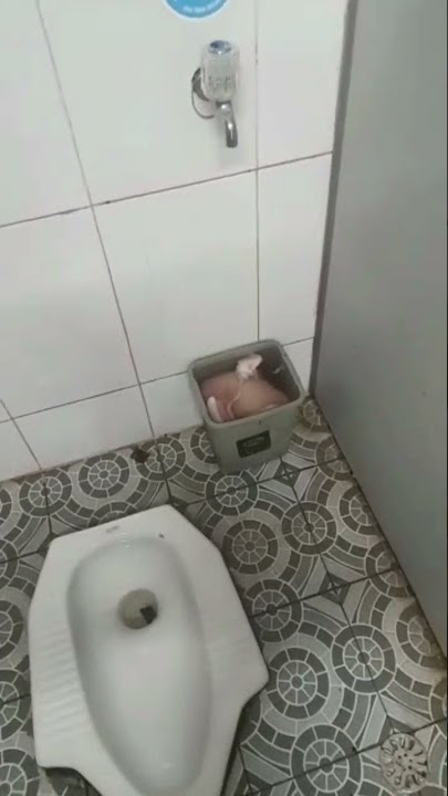 Tega banget, bayi dibuang di tempat sampah wc 😭 #shortvideo #video #viral