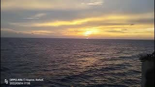 KM KELIMUTU berangkat dari Karimun Jawa menuju pelabuhan Tanjung Mas Semarang. Sunset di tengah laut