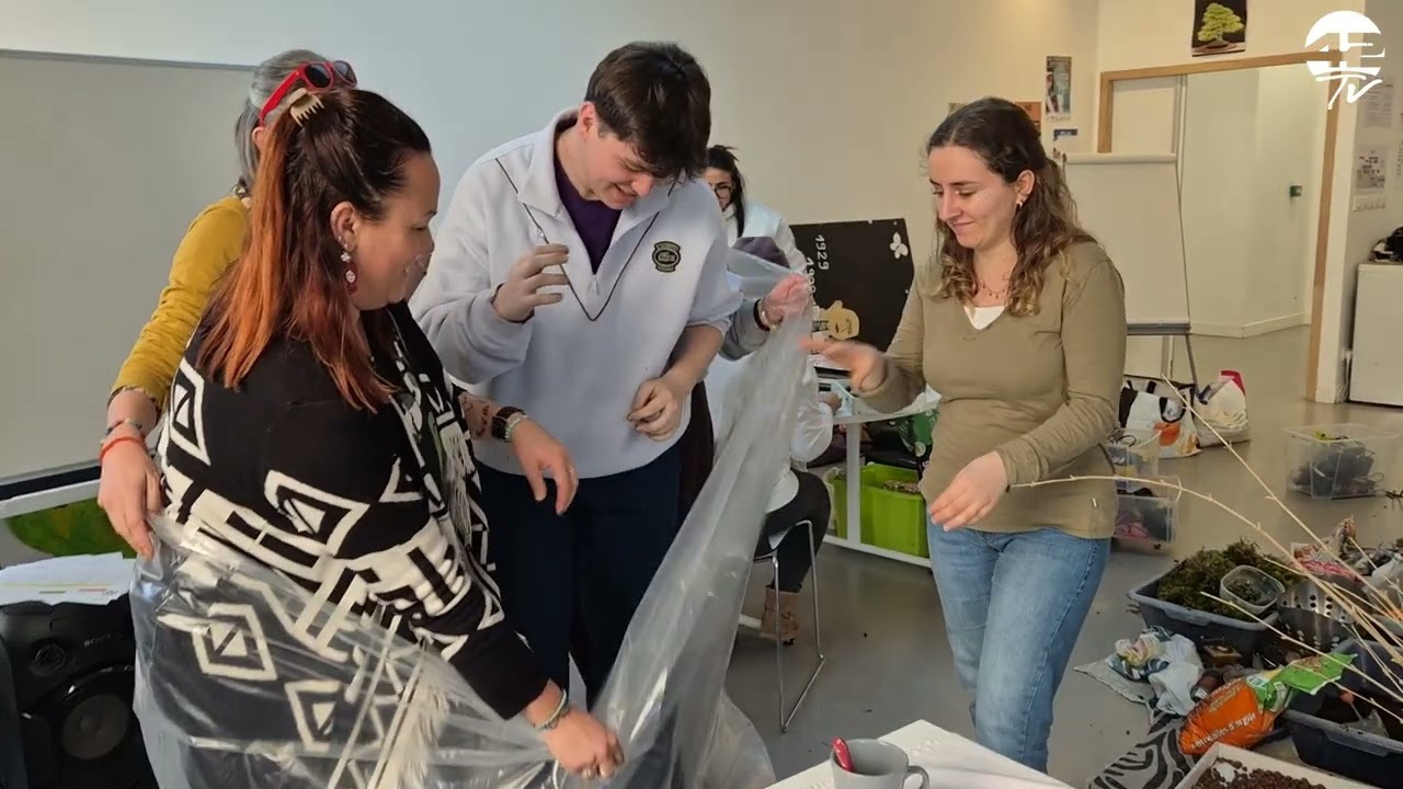 ⁣𝟰𝟮𝗧𝗩 Reportages |  Sensibiliser pour agir : Multi Bees en mission 🌎