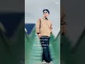 تخلي راسك على مخده تريد تغفه