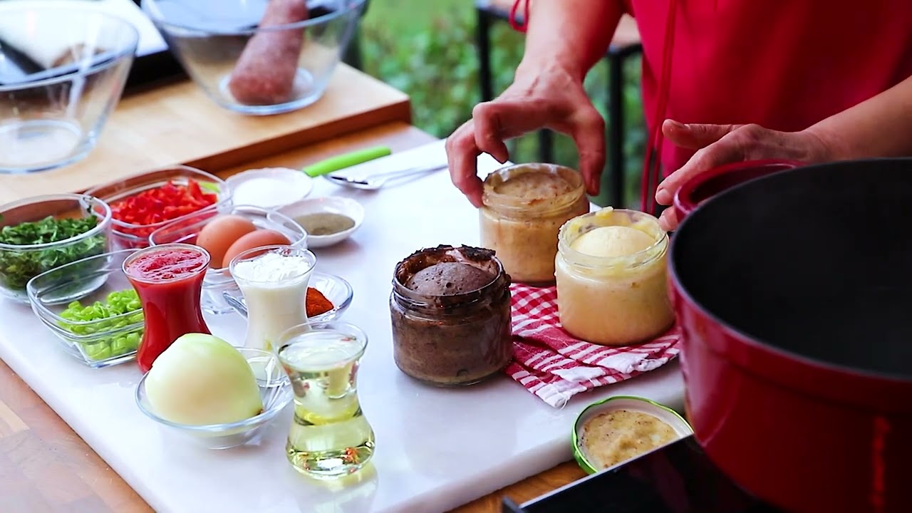 Meltem Açıkel ile Kavanozda Kek ve Pratik Lahmacun Böreği