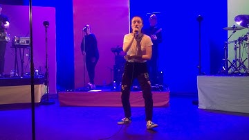 High Five - Sigrid Live in London - O2 Shepherd’s Bush Empire