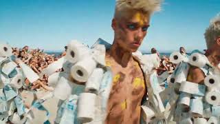 🔥 Front row at Luka17blond’s most unforgettable body paint fashion show in Miami Beach! 🎨✨ 🔥 Front row at Luka17blond’s most unforgettable body paint fashion show in Miami Beach! 🎨✨