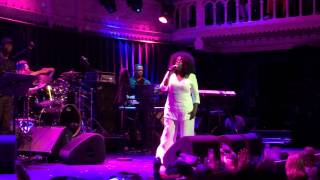 Angie Stone @ Paradiso - No More Rain In This Cloud