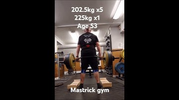 Trap bar deadlift block pulls #strongover50 #trapbardeadlift #strengthtraining #gym