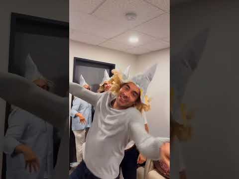 SIEMPRE con buena ACTITUD en SPAMALOT | Faisy