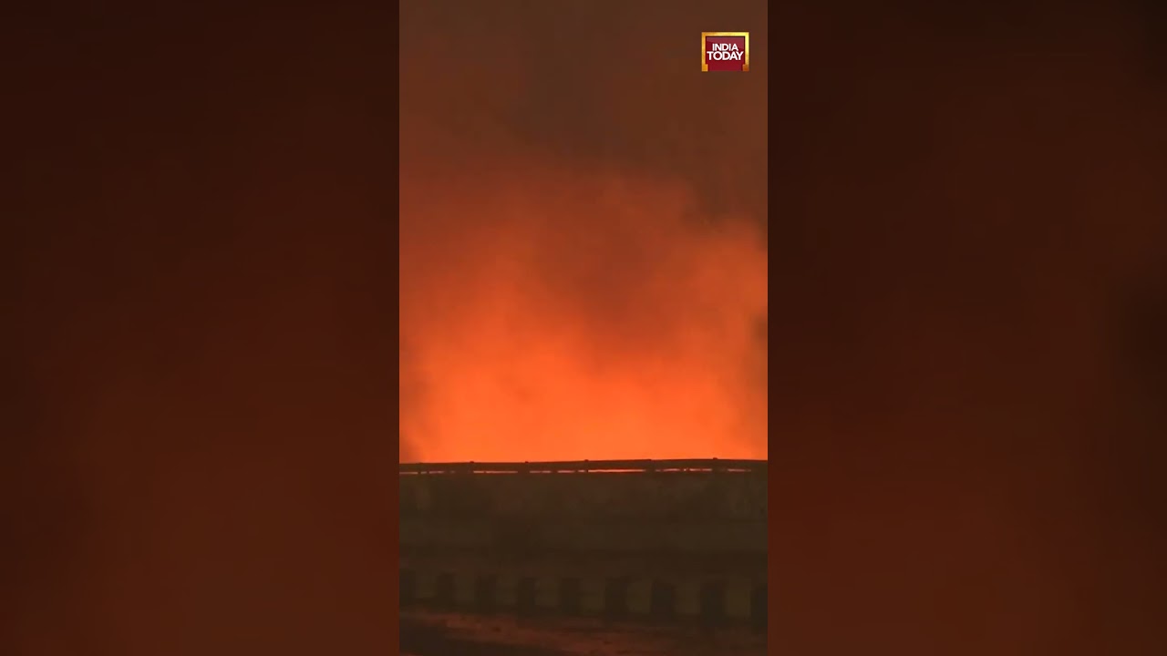 Breaking: Massive Fire at NDMC Godown Safdarjung, Delhi | 