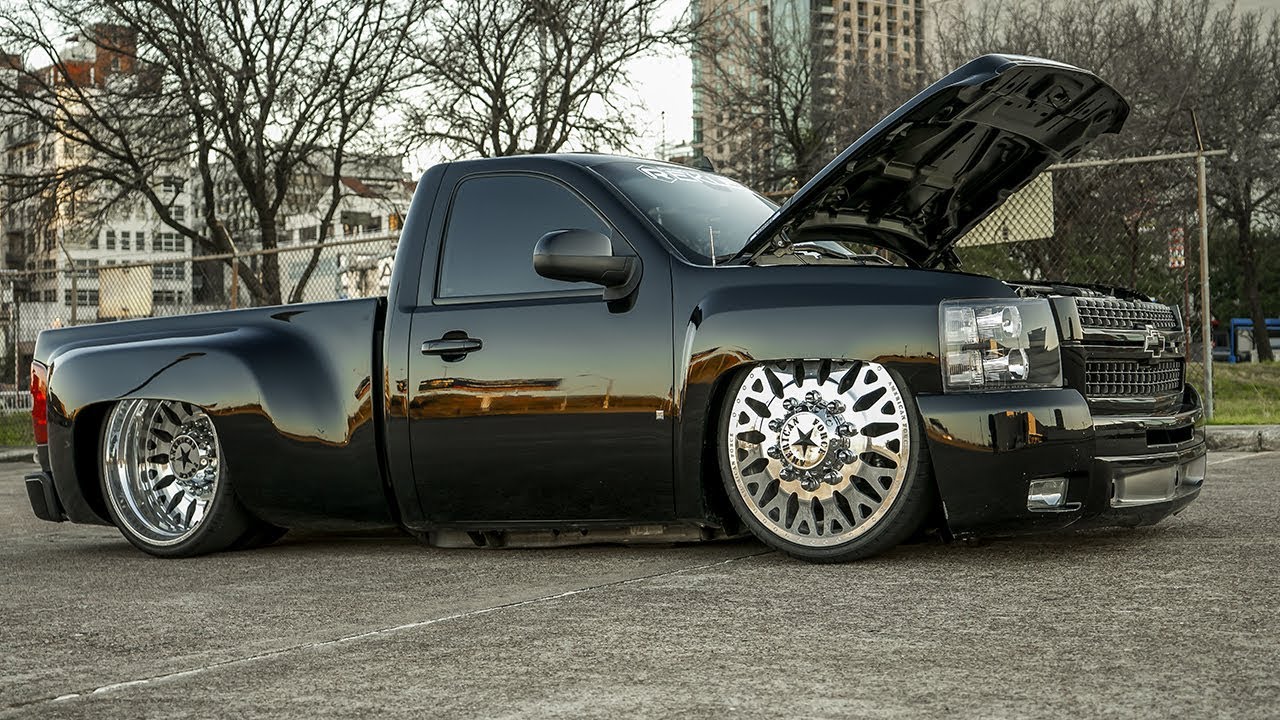 CHEVY 1500 SINGLE CAB WITH 26 INCH DUALLY WHEELS! (6 10 LUG WHEELS