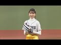 【メンバーも見守る中】ももいろクローバーZの玉井詩織さんが始球式!