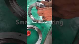 VU140179 small slewing ring Roller track inspection
