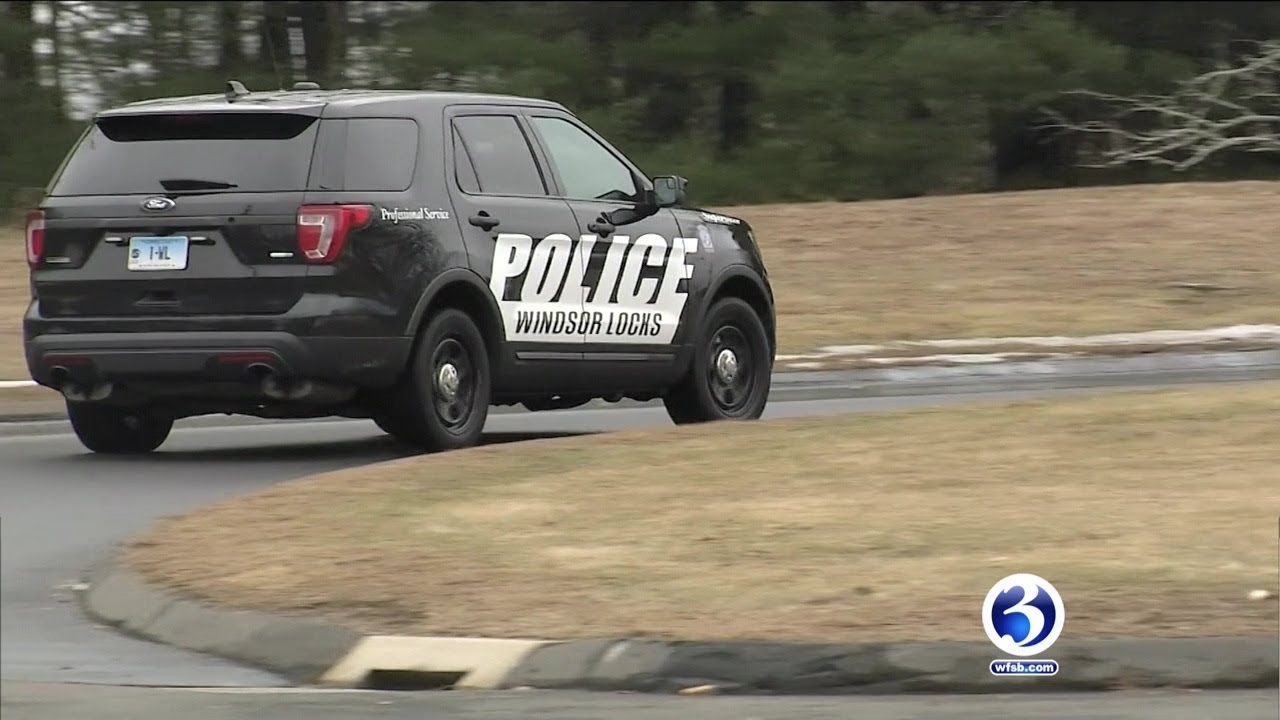 VIDEO: Windsor Locks police increase patrols around schools - YouTube