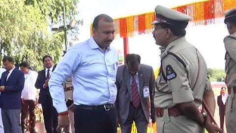 Ias Officer Navin Mittal With CP Mahender Reddy Exclusive