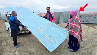 Download Lagu Kou en werk: De benodigde materialen kopen voor het balkon van het huisje MP3