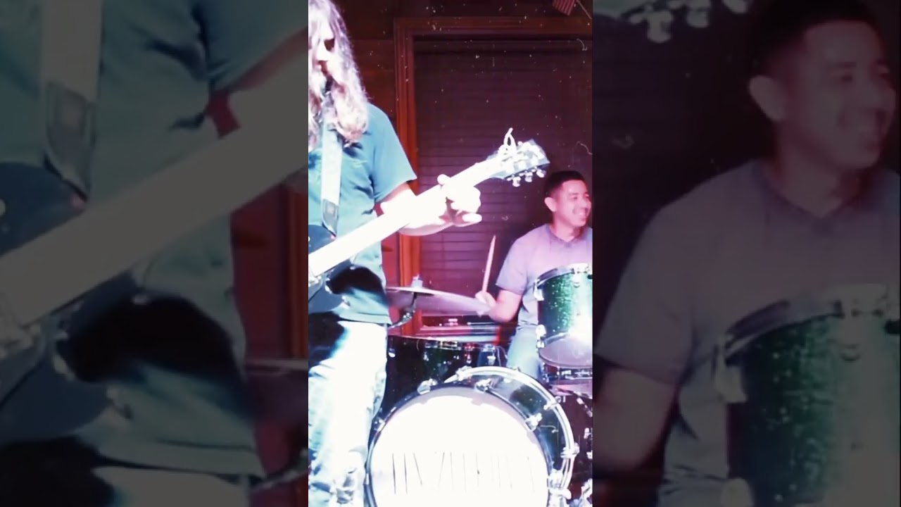 Tin Zelkova performing “Rotten Man” live in Lexington.