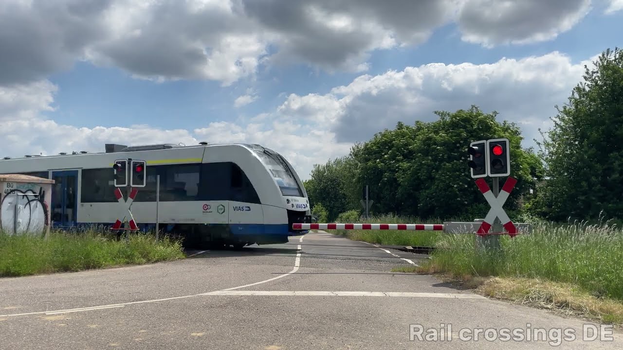 [4K] Rail crossing Kapellen [DE] ⨉ Bahnübergang ⨉ Spoorwegovergang | Rail crossings DE