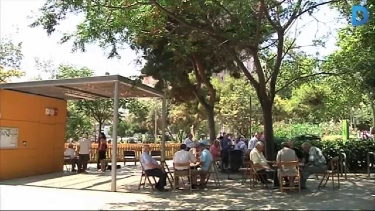 barcelona catalonia plaza hotel La gent gran de la Sagrada Família consolida un espai de trobada a l’aire lliure