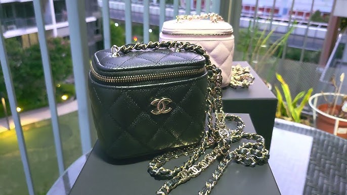 chanel 19 phone holder with chain