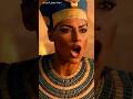 الملكه نفرتيتي للمصريين هل نسيتم من انتم في لحظه تغير كل شيء نفرتيتي