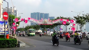 Giây phút thiêng liêng đón giao thừa Tết Việt.930