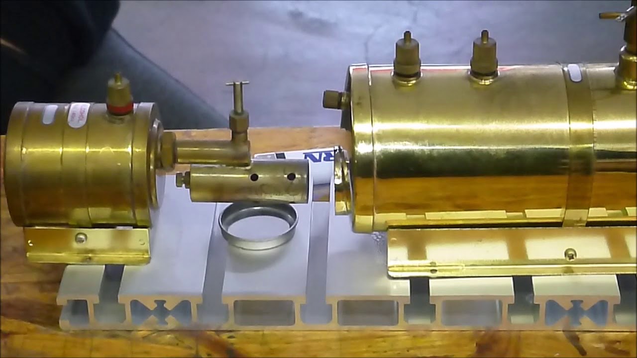 SAITO 3 Zylinder Dampfmaschine T3DR mit B3 Brenner - YouTube