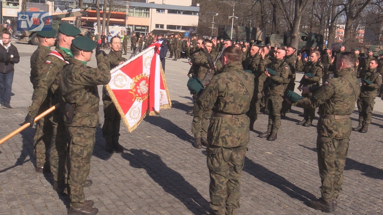 UROCZYSTA PRZYSIĘGA WOJSKOWA W NOWEJ DĘBIE