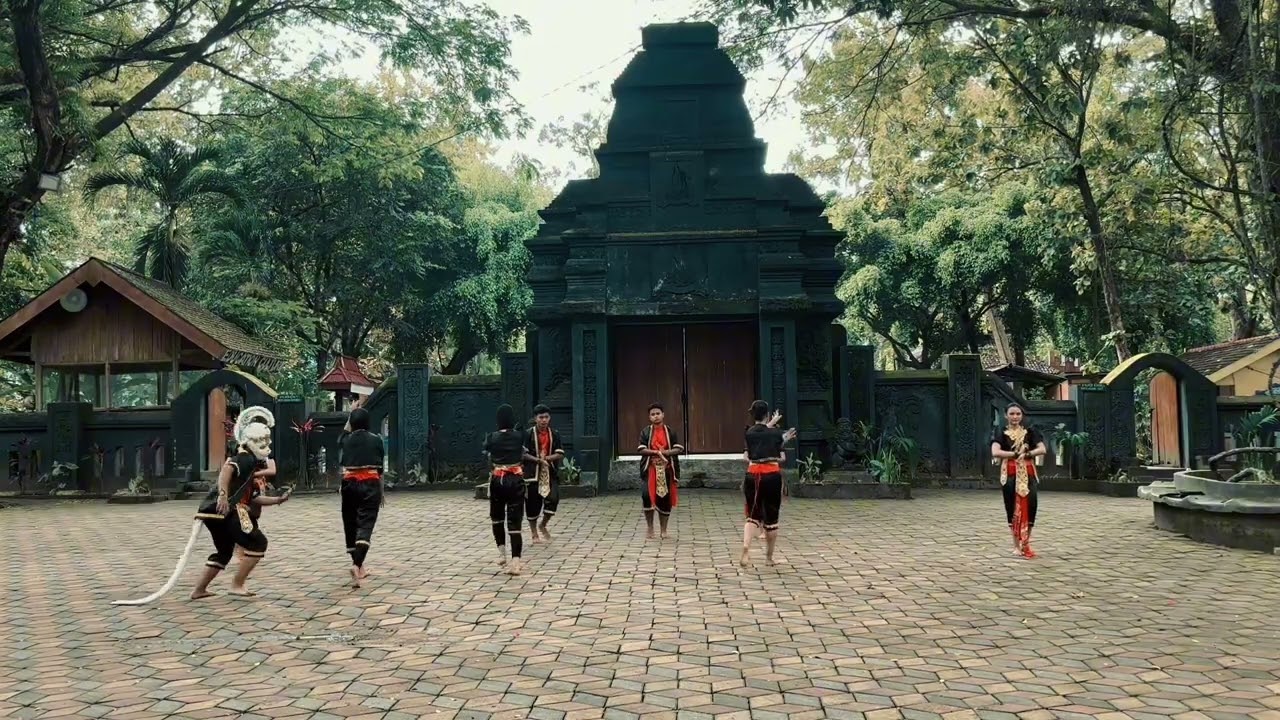 Tari Kreasi Tirta Jajak Ramayana by Kelompok 2 | Tugas Mata Pelajaran PPKn | SMAN 4 Bojonegoro.