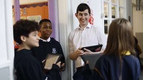 NextGenerationEU: Bridging the Digital Divide in Irish Schools (with Irish subtitles)