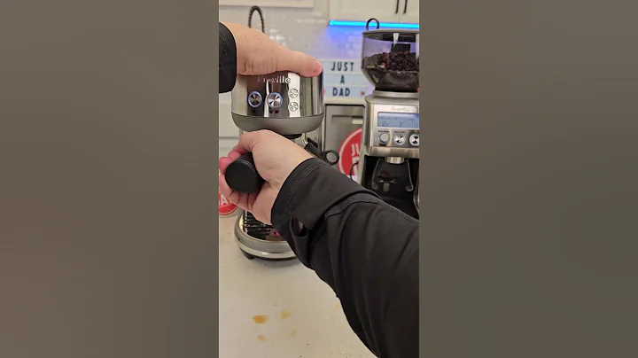 Making a Vanilla Latte with the Breville Bambino