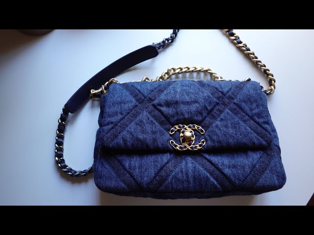 What's in my bag / 23C Chanel 19 Small Denim Bag / Zoomoni Bag