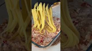 Паста с овощами и красной рыбой