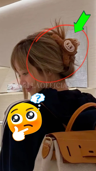 LISA USED THE LABUBU FAN GAVE TO HER meanwhile Jennie’s photo 🧐 lisa #lalisa #jennie